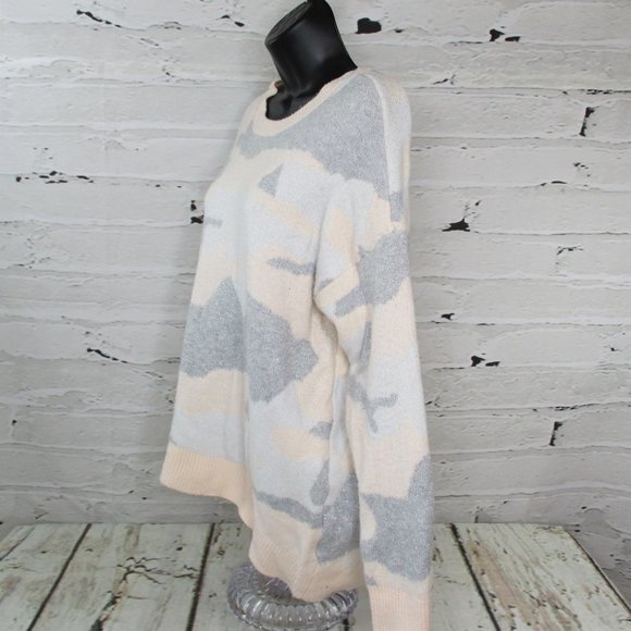 Ultra Flirt Oversized Metallic Abstract Pullover Sweater - Picture 4 of 6